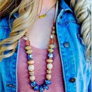 Brand New in Box Stella &  Dot Mixed Media Abriana Necklace